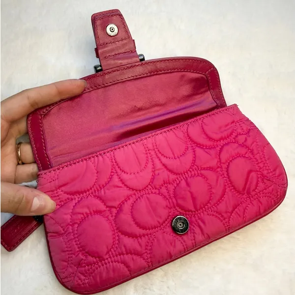 Vintage Coach y2k Soho Quilted Wristlet - Image 5
