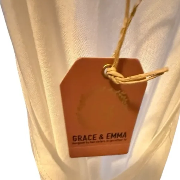 Grace & Emma White Top nwt Size M - Image 7