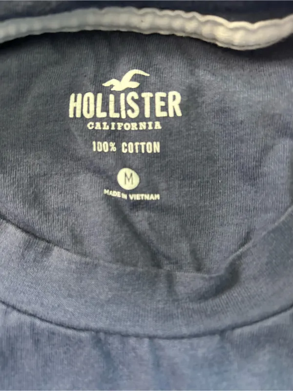 Hollister Navy and White Paisley Bandana-Print Short Sleeve Tee MD - Image 8