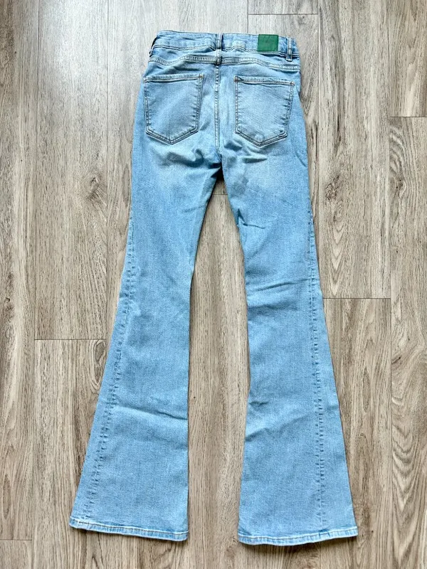 Zara Mid Rise Wide Flare Leg Jeans Light Wash Boho Western Rodeo 32" Size 2 - Image 7