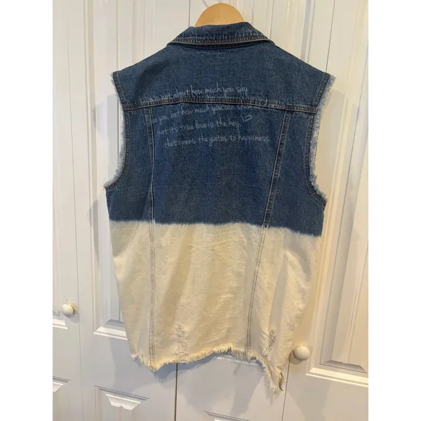 POL Distressed‎ Ombre Denim Vest Size Large - Image 2