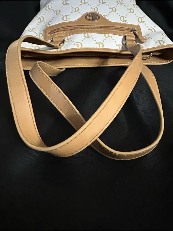 CL Women’s White & Tan Logo-Print Tote Bag Purse - Image 8
