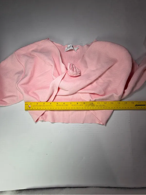 Astr Pink Cropped Twist-Front Ribbed Long Bolero Top - Image 3