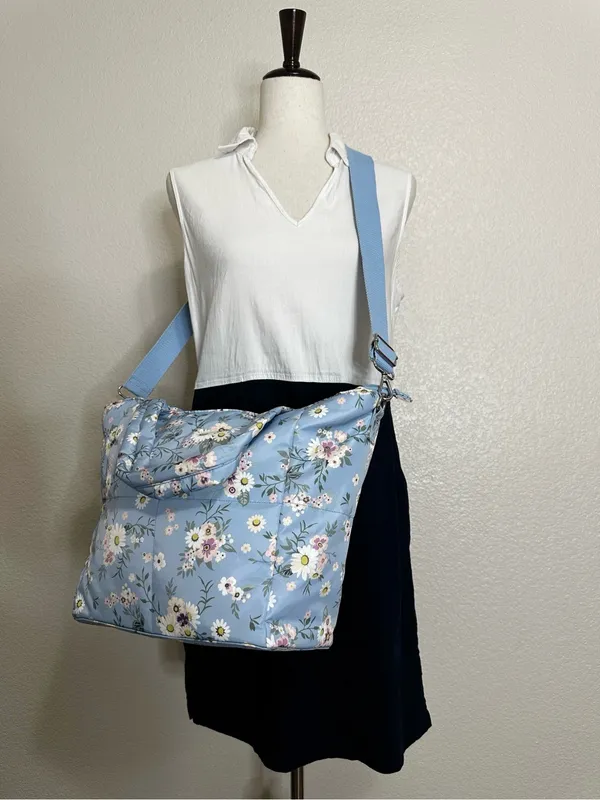 NWOT Art Class Blue Floral Quilted Messenger Bag - Image 11