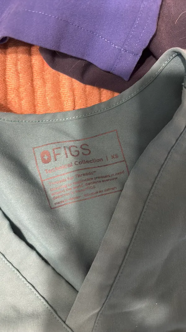 XS FIGS Set Scrubs - Image 6