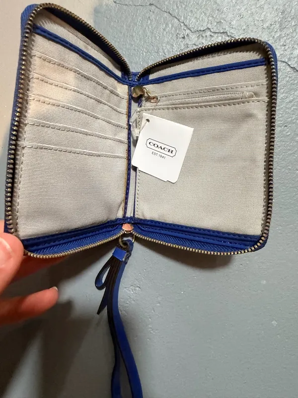 Coach Cream Canvas Wallet with Royal Blue Trim - Image 2