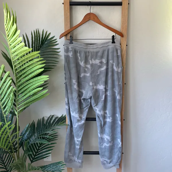 American Eagle Cozy Camo Joggers - Image 5