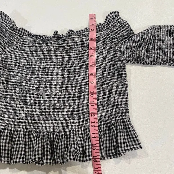 American Eagle Black & White Gingham Smocked Off Shoulder Crop Top Size M - Image 4