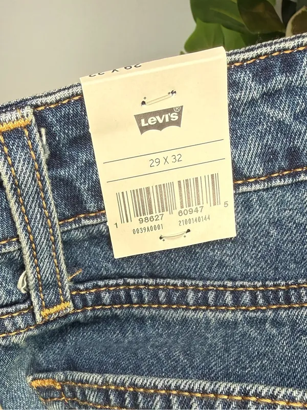 NWT Levis Baggy Dad Barrel Jean Size 29 x 32 - Image 9