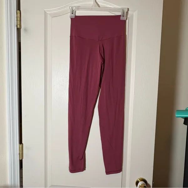 Offline by Aerie. 7/8 high rise Real Me Sz Medium. - Image 2
