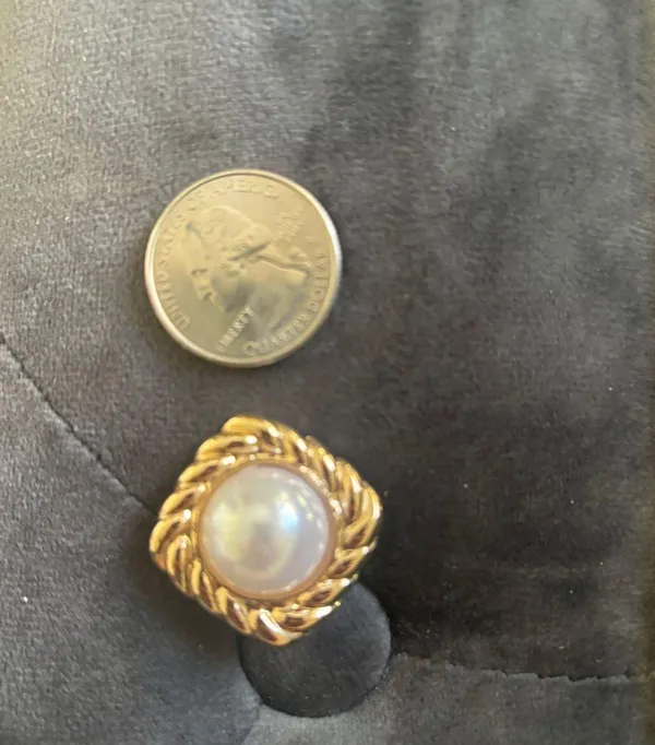Lisa Says Gah Gold Large Pearl & Frame Button Earrings - Image 3