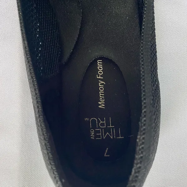 Black Knit Memory Foam Loafers Size 7 - Image 4