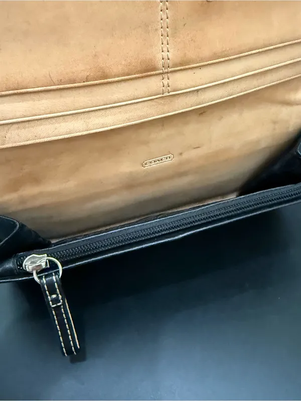 COACH Soho Buckle Classic Black Leather Contrast Stitch Tan Lining Bifold Wallet - Image 13