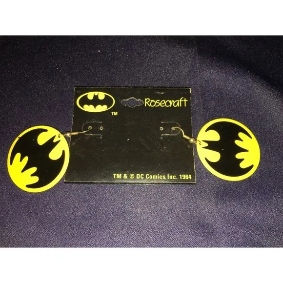 VTG DC Comic 1964 Rosecraft‎ Black Yellow Bat Symbol Batman Metal Earrings - Image 4