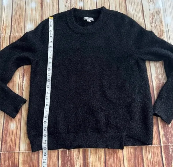 Calvin Klein Jeans Women’s Crew Neck Furry Pullover Sweater Black Size Large - Image 5