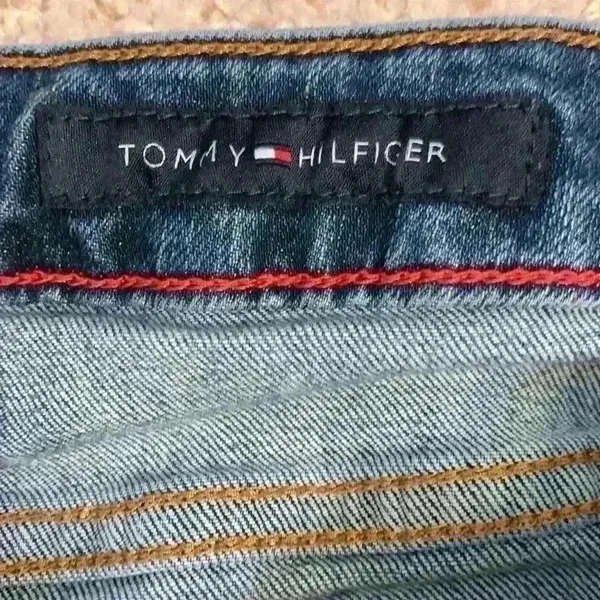Tommy Hilfiger Rome regular fit jean sz 30/30 slim fall winter dark wash comfy - Image 10