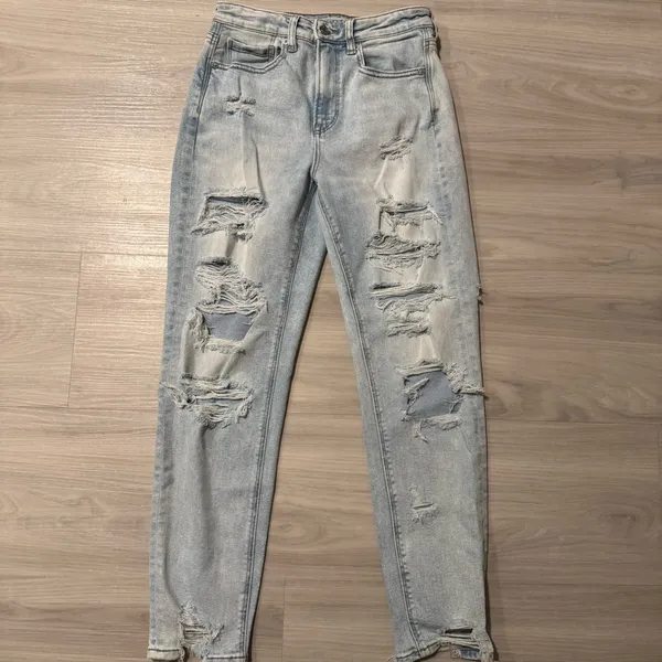 American eagle AE stretch mom jeans light wash blue ripped distressed size 4R - Image 2
