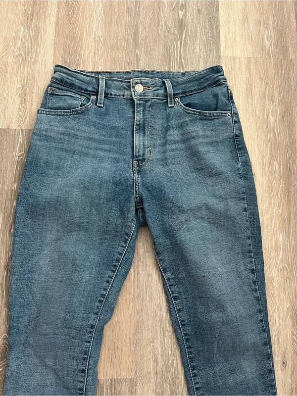Levi’s High Rise Skinny Stretch Jeans Women’s W30 L28 Medium Wash Denim - Image 4