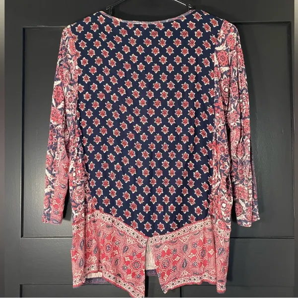 🛟🛟🛟BOGOHO 🛟🛟🛟Lucky Brand Multi-Media Floral Navy and Pink Blouse-Medium - Image 4