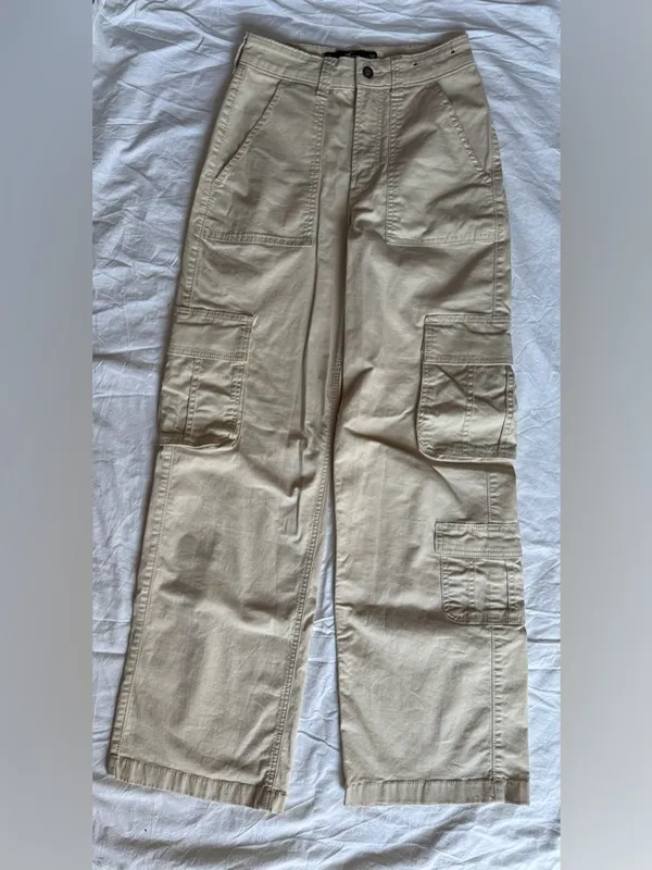 Hollister Khaki Tan Low Rise Baggy Cargo Pants Size 24 - Image 2
