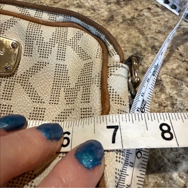 Michael Kors Cream and Tan Mini Bag - Image 4