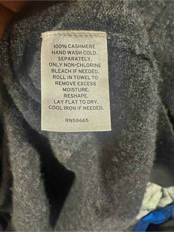B147. Nordstrom Women's Gray cashmere Crewneck Sweater - Image 6