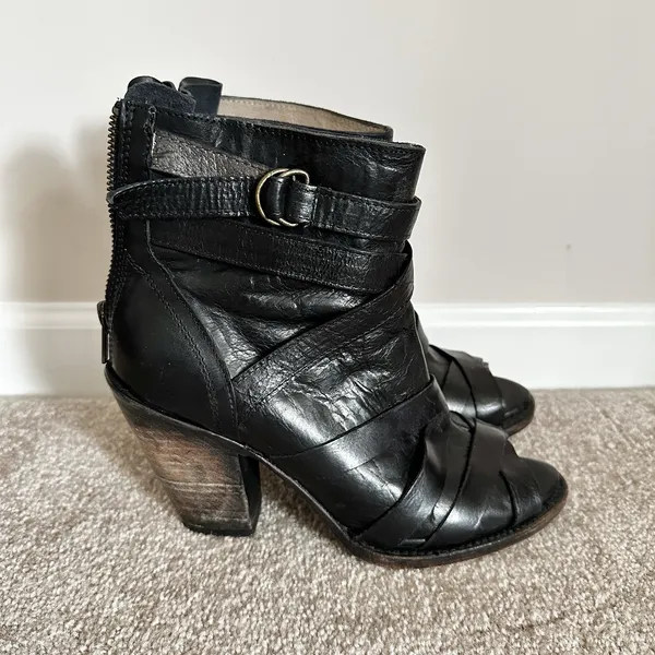 Freebird by Steven Joker Black Leather Heeled Booties Peeptoe Strappy Black Sz 9 - Image 3