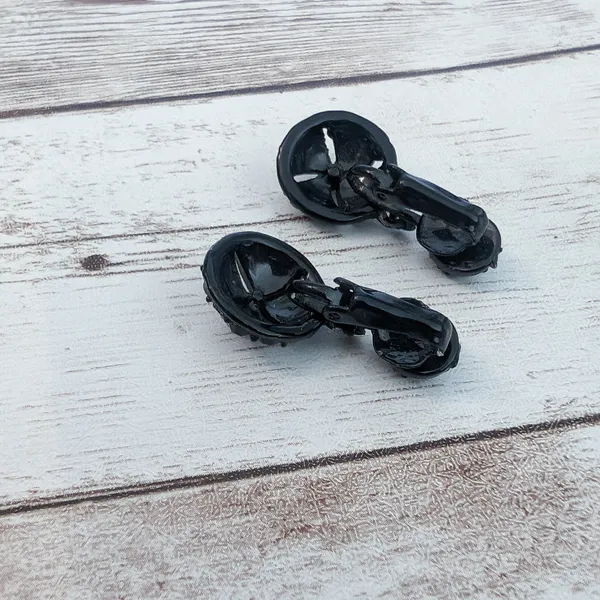 Vintage Clip On Earrings - Black Dangle 1 & 1/8" - Poor Condition - Image 5