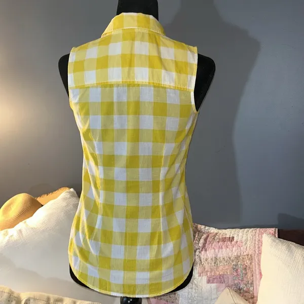 Boden Size 2R Sleeveless Button Down Shirt - Image 6