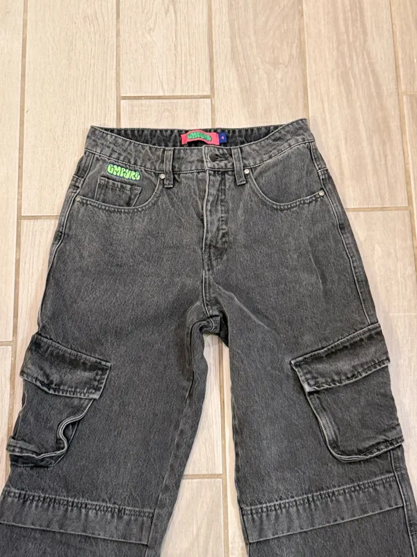 Empyre wide leg cargo jeans size 4S Black - Image 5