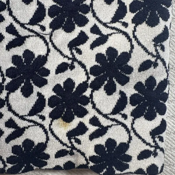 Club Monaco Rowlen Floral Off-Shoulder Top Womens Size XS Navy Blue White Knit - Image 4