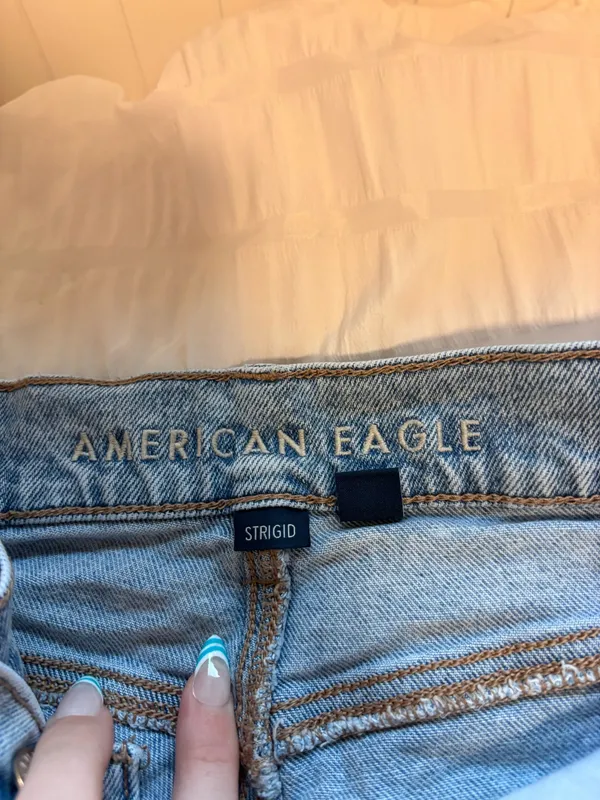 American Eagle Jeans Outfitters - Image 2
