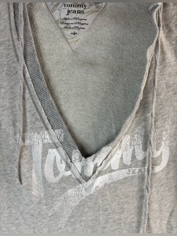Tommy Hilfiger Jeans S Light Gray V-Neck Hoodie with Floral Patch - Image 5
