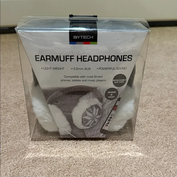 Bytech White Snowflake Earmuff Headphones‎ - Image 2