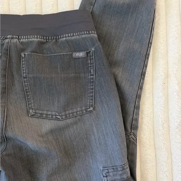 FIGS Heather Gray Technical Joggers - Image 7