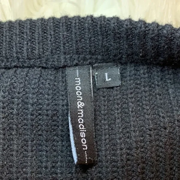 Moon & Madison cropped color block cable sweater L - Image 7