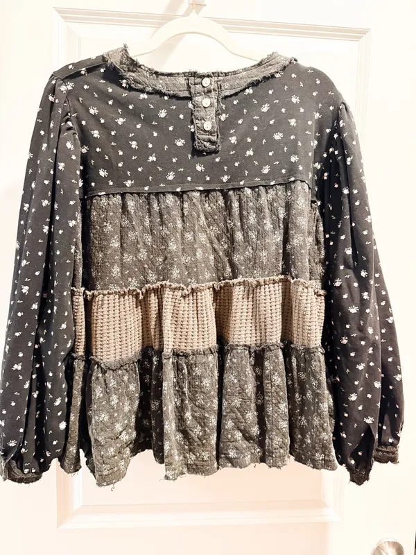 Black floral pearl top - Image 3