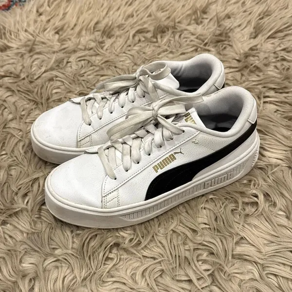 Puma sneakers size 8.5 - Image 3