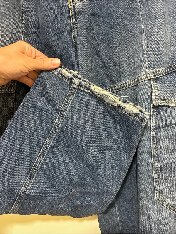 We The Free All Star Pull on Low Slung Cargo Barrel Leg Jeans Size Large - Image 4