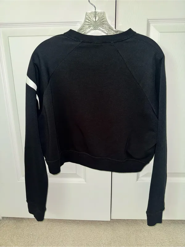 Nike Dri-Fit Versa Cropped Sweatshirt - Image 4