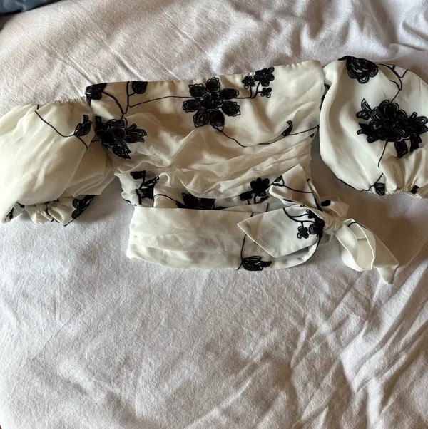 Revolve Off-The-Shoulder Top - Image 3