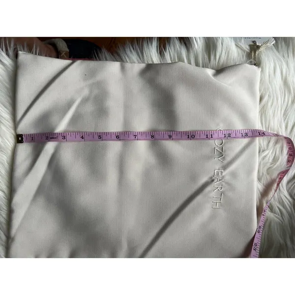 NWT’s Cozy Earth Beige Zippered Dust Bag Pouch Bag - Image 5