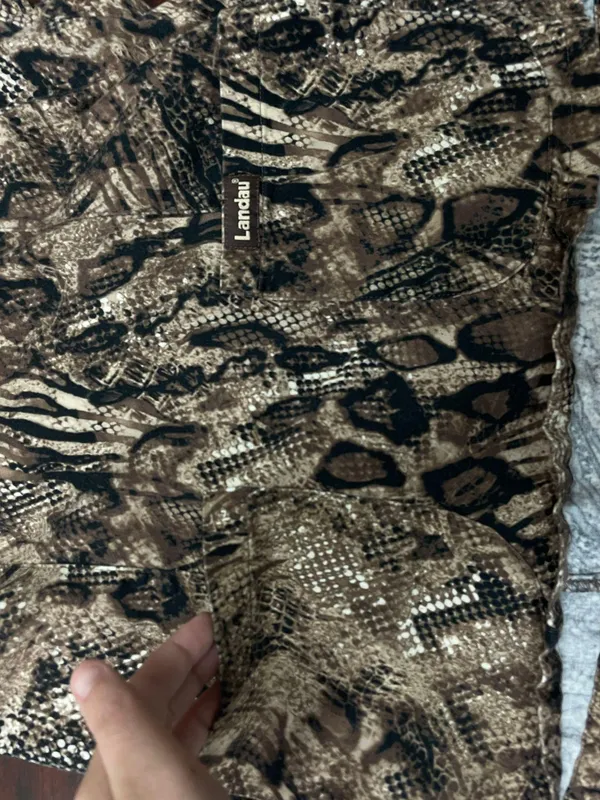 Landau Snake Skin Print V-Neck Scrub Top Size Small - Image 2