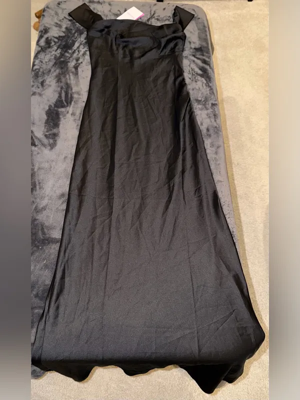Beginning Boutique Ella Black Off Shoulder Formal Maxi Dress Size 4 New with tag - Image 9