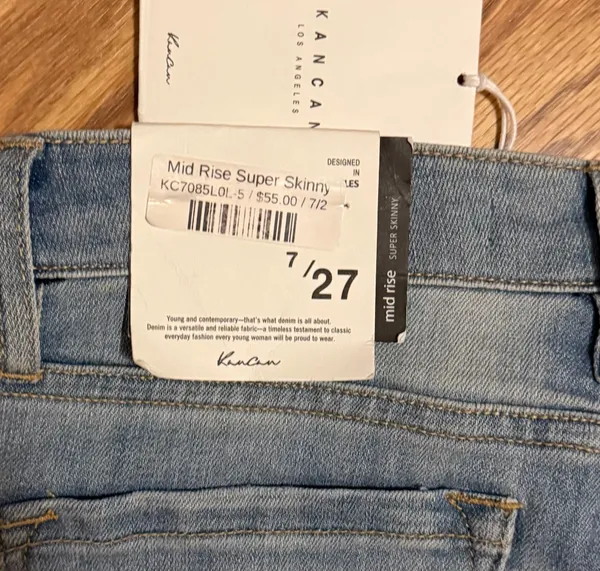 KanCan Estilo Mid Rise Super Skinny Jeans in Light Wash size 7/27 - Image 5