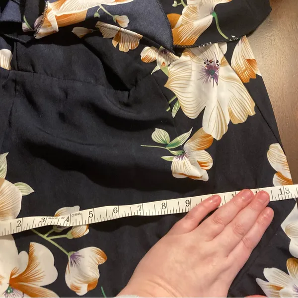 Shein floral navy dress in size small - Image 10