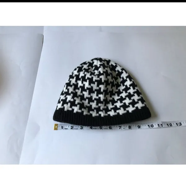 Bula women’s beanie hat houndstooth Black - Image 4