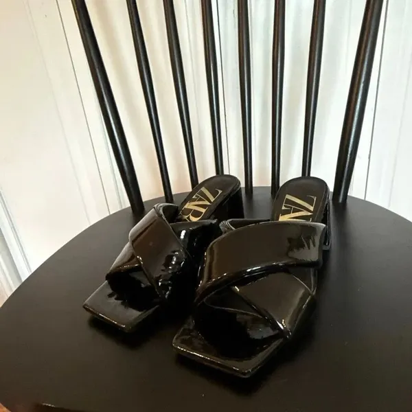 Zara black patent block heel sandals size 6 - Image 4