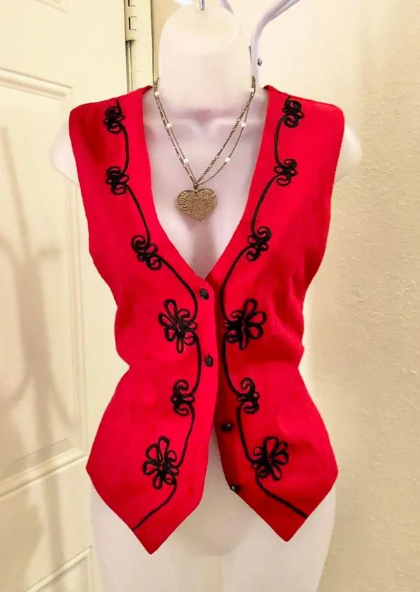 Whimsigoth Grunge Western Whimsygoth Red black floral embroidered fitted vest sleeveless jacket button front-Size M Made in USA #vintage - Image 2