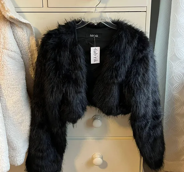 Cropped Fur Coat - Image 2